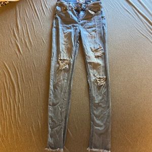 Juniors ripped jeans